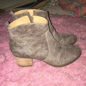 Heeled boots